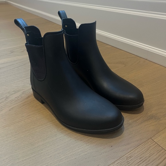 Black Rain Chelsea Boots - Picture 1 of 4